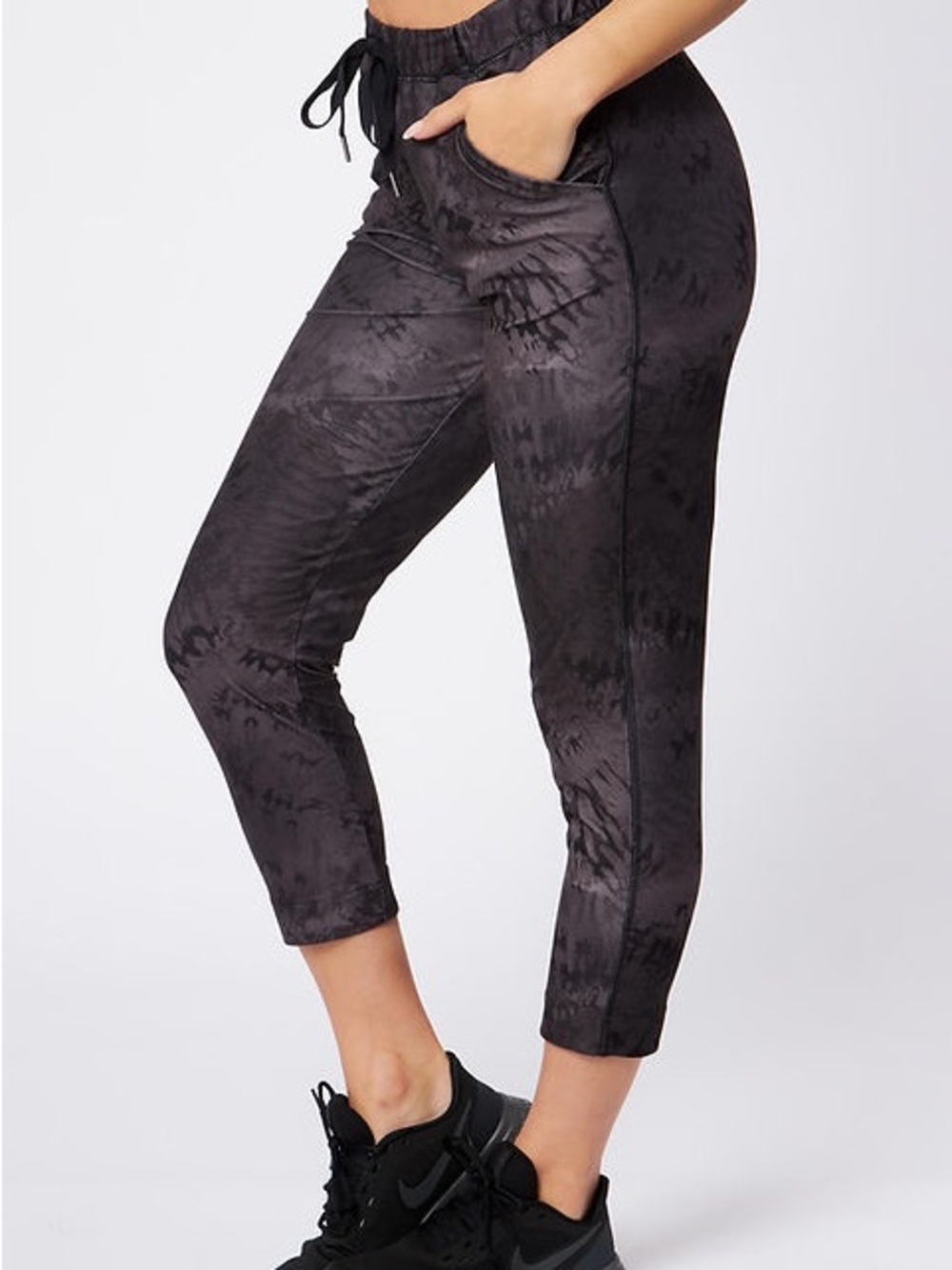 Scorpio Sol Charcoal Tie-Dye Cropped Capris